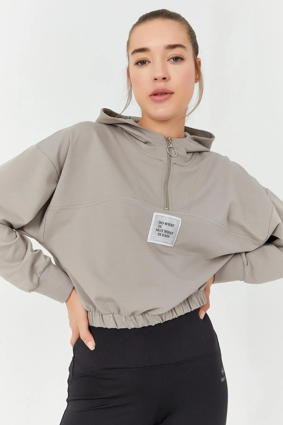 beli büzgülü kapüşonlu yarim fermuarli rahat form kadin crop top sweatshirt - 97155