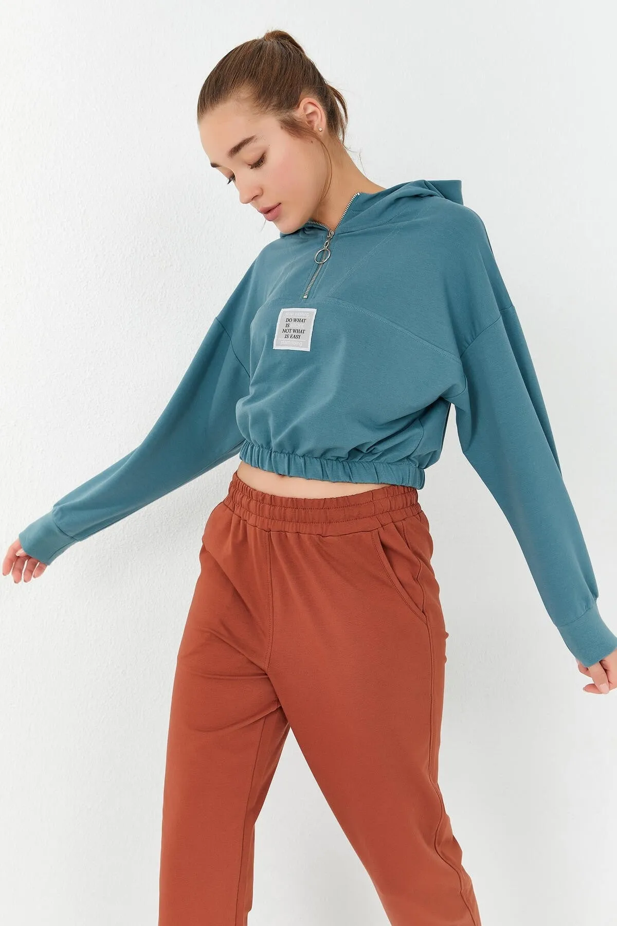 beli büzgülü kapüşonlu yarim fermuarli rahat form kadin crop top sweatshirt - 97155