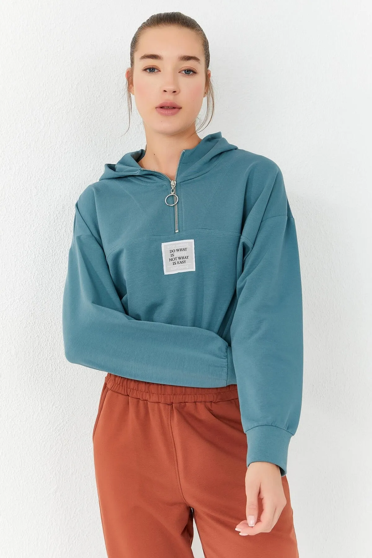 beli büzgülü kapüşonlu yarim fermuarli rahat form kadin crop top sweatshirt - 97155