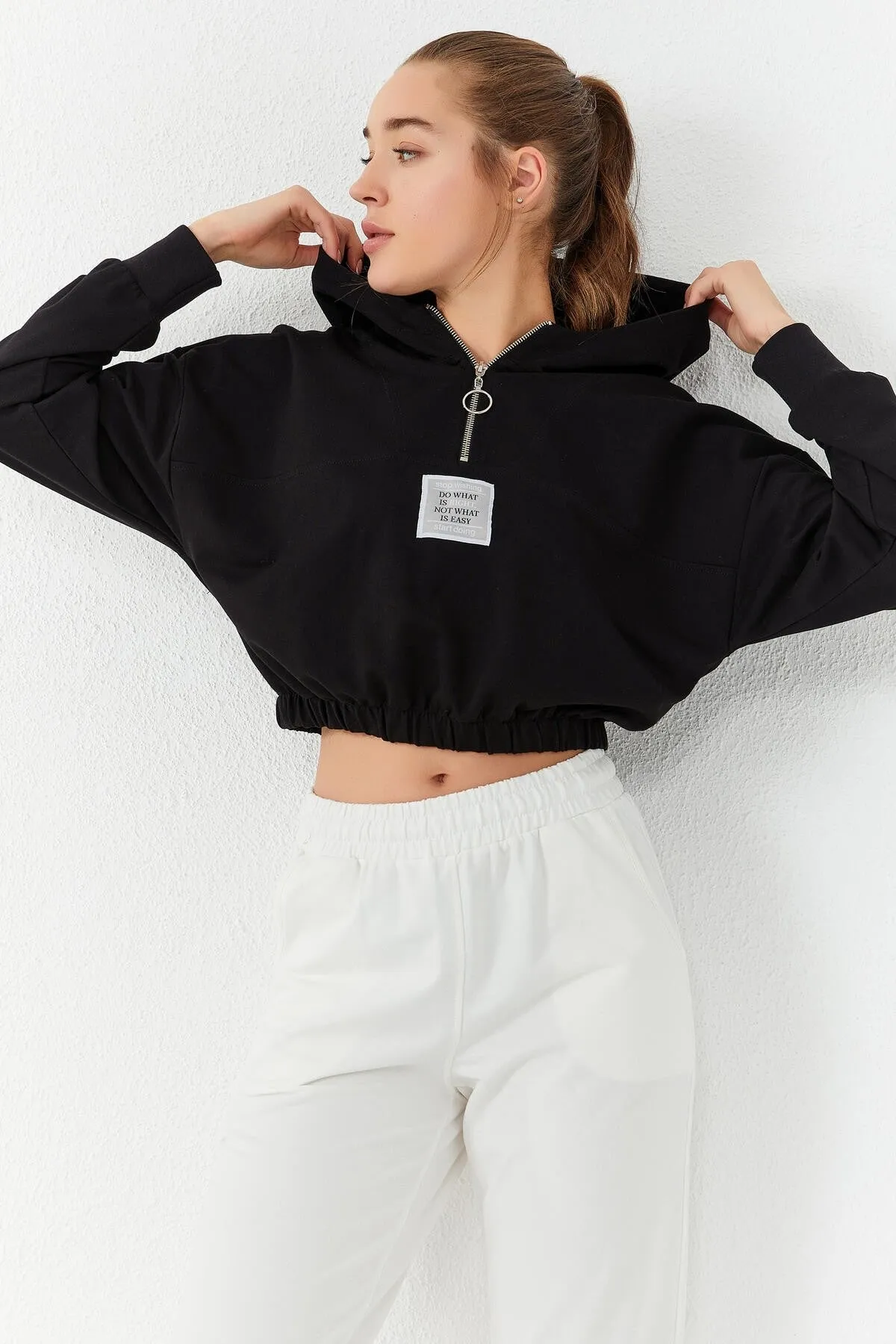 beli büzgülü kapüşonlu yarim fermuarli rahat form kadin crop top sweatshirt - 97155