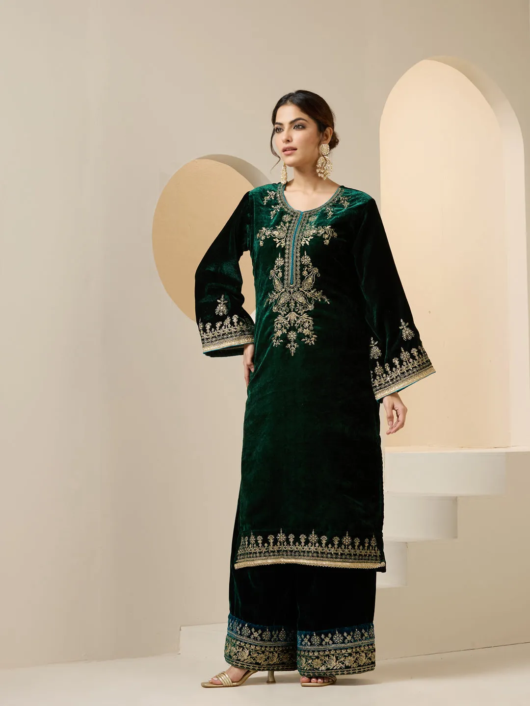 Ishin WOMEN Green VELVET ORGANZA DUP 3pcs kurta set