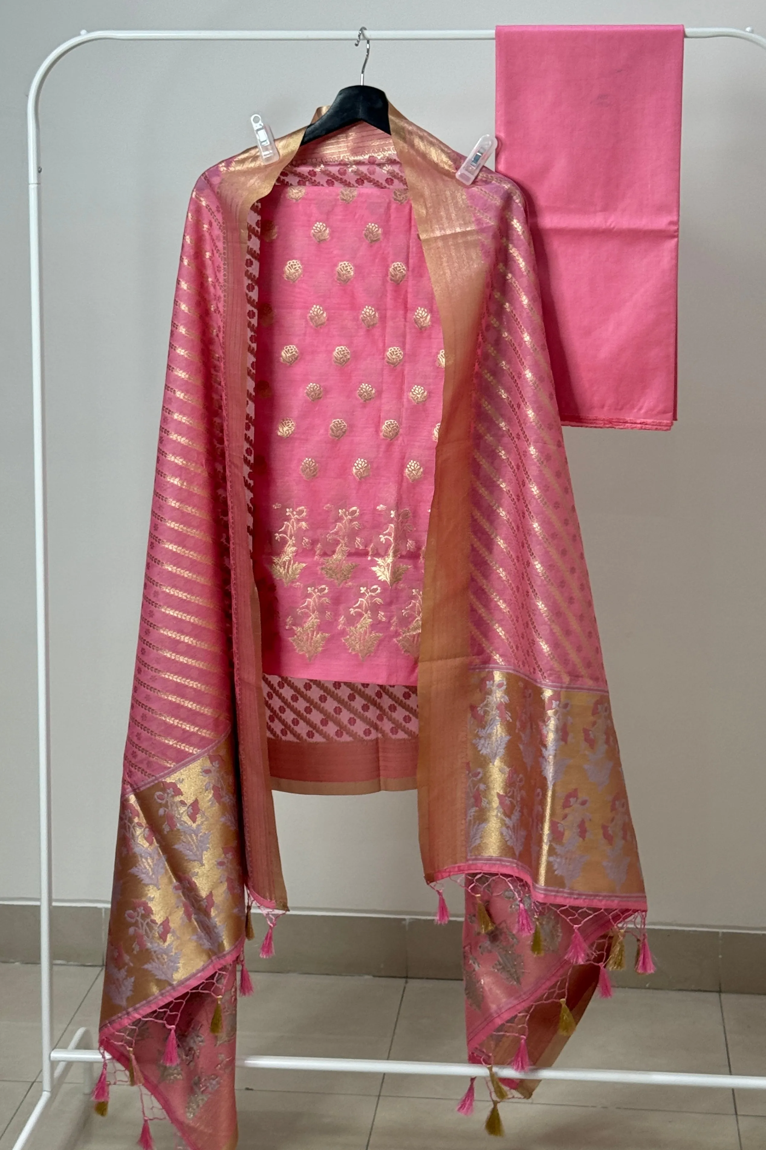 Powder Pink Jamdani 3-Piece Unstitched Kurta Set