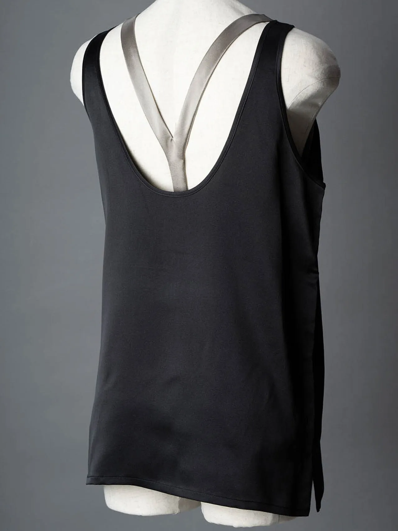 Silk Type-U Tank - Black