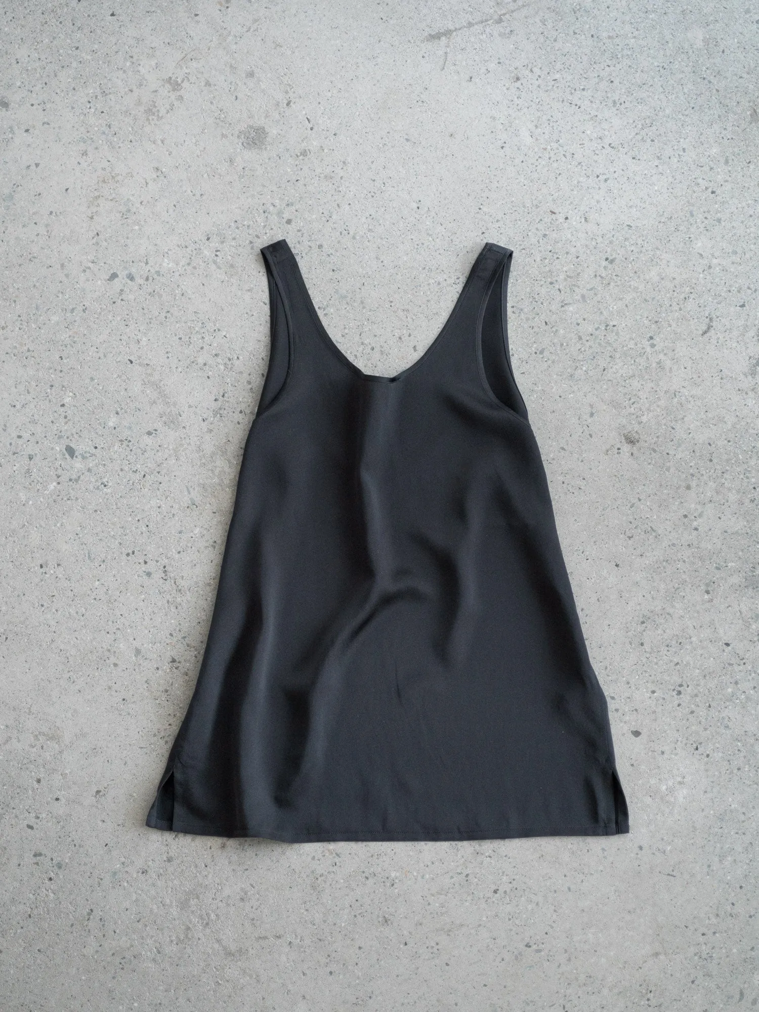 Silk Type-U Tank - Black