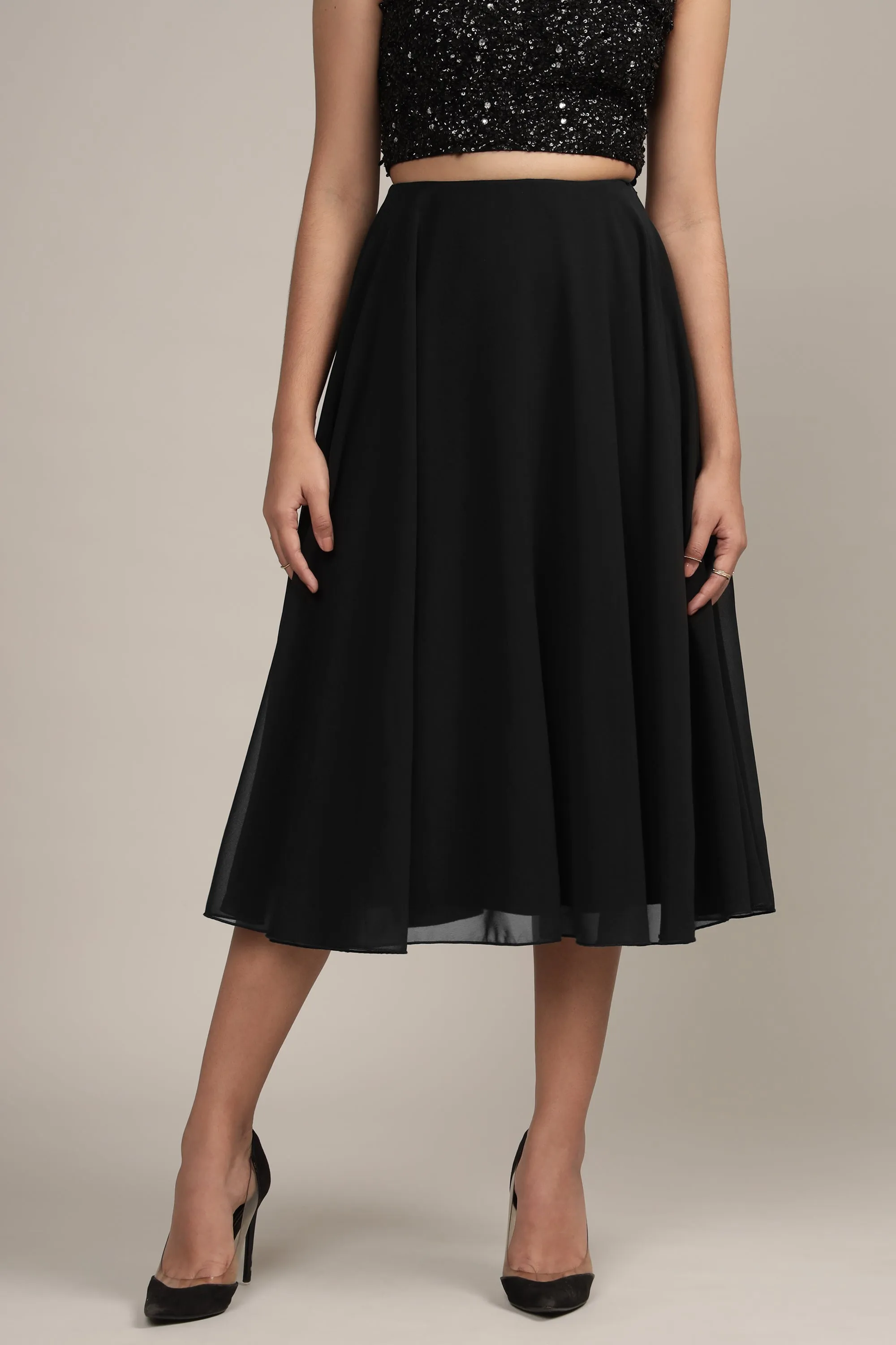 Skye Midi Skirt in Black