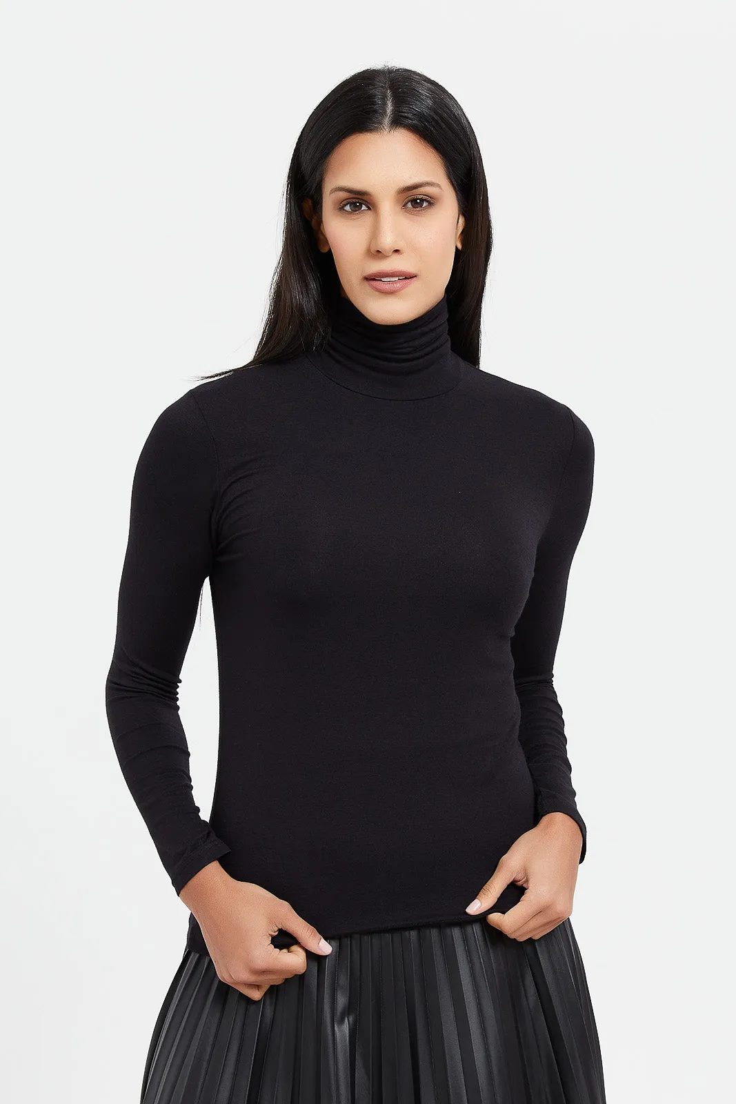 Women Black Long Sleeves Turtle Neck T-Shirt